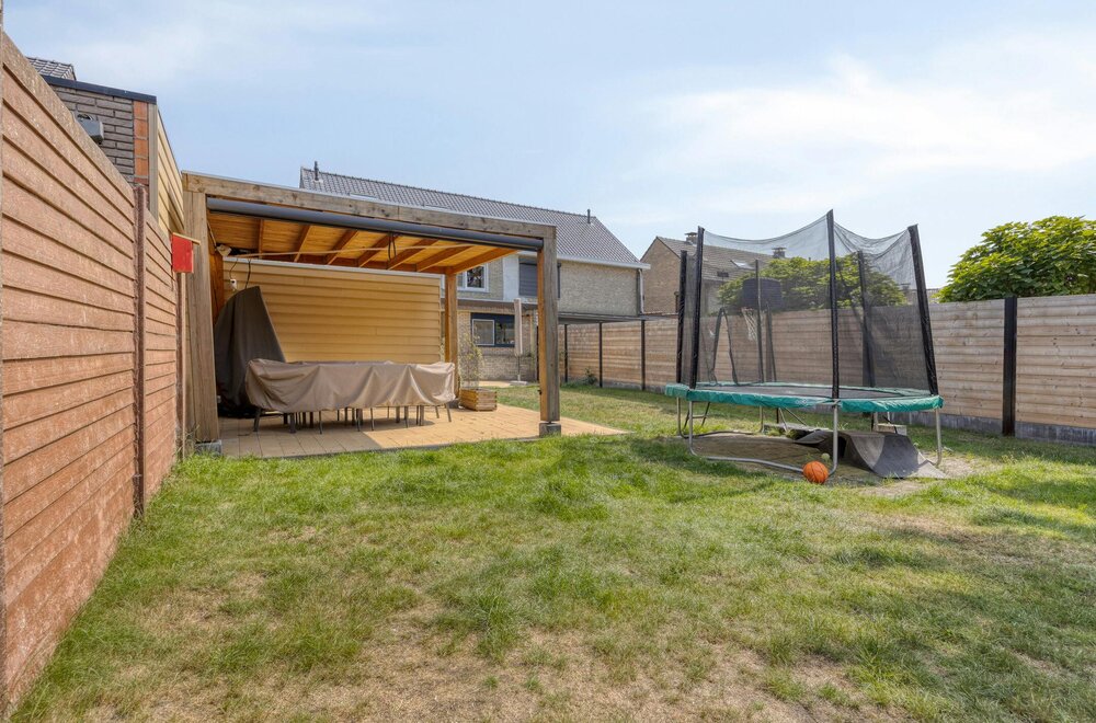 -huis-met-garage-en-tuin-te-koop-in-wuustwezel-028.jpg