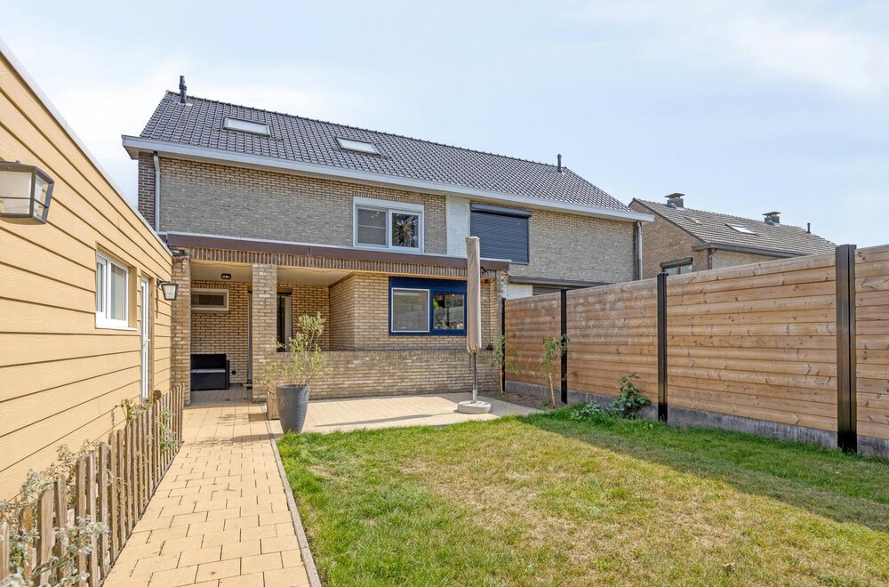 -huis-met-garage-en-tuin-te-koop-in-wuustwezel-031.jpg