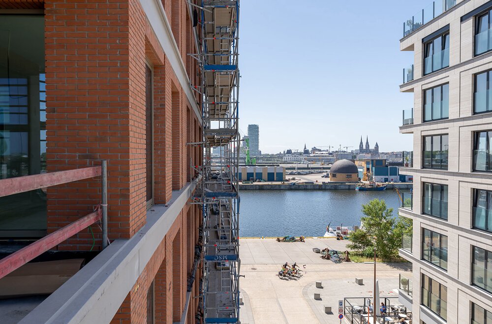 woonappartement-met-zicht-op-het-park-op-oosteroever001.jpg