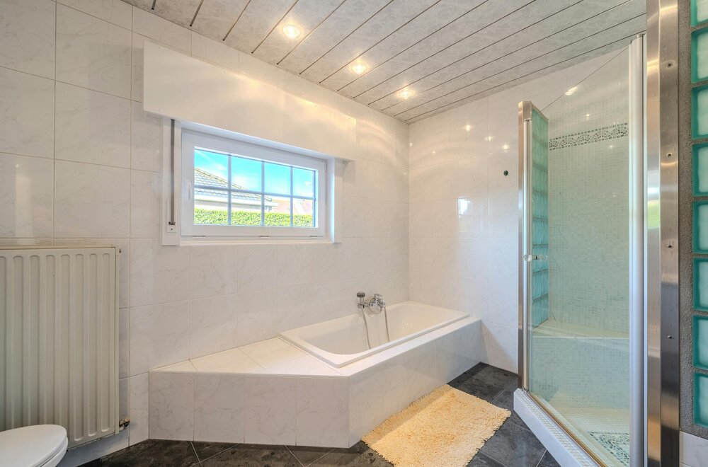 instapklare-woning-met-grote-tuin-en-3-slaapkamers-op-topligging-middelkerke-018.jpg