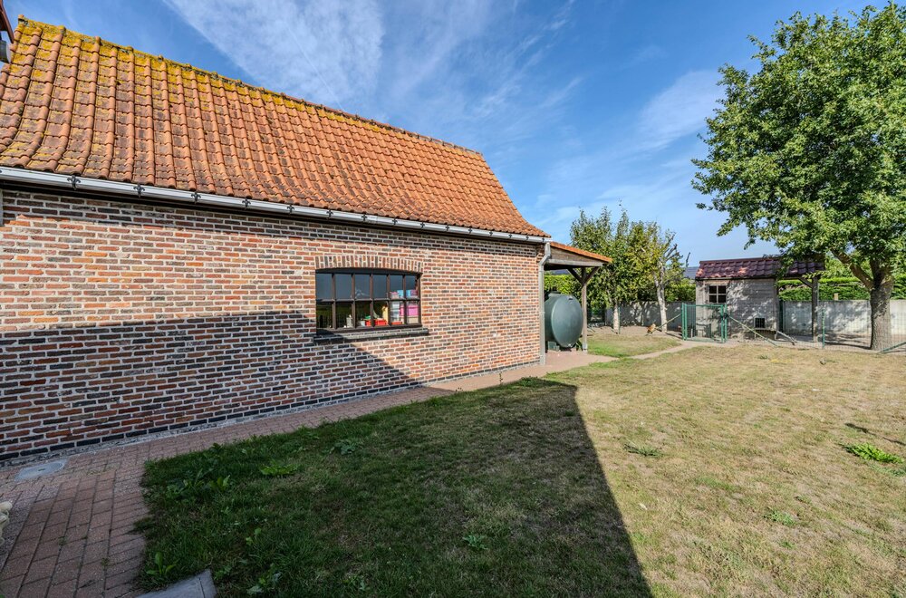 instapklare-woning-met-grote-tuin-en-3-slaapkamers-op-topligging-middelkerke-028.jpg