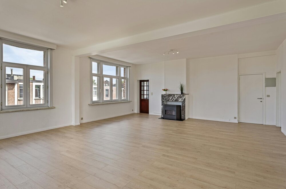 lichtrijk-appartement-met-3-slaapkamers-te-koop-in-antwerpen002.jpg