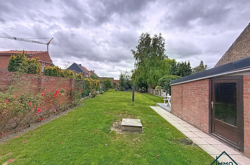 gezinswoning-met-tuin-en-garage-in-hartje-eernegem015.jpg