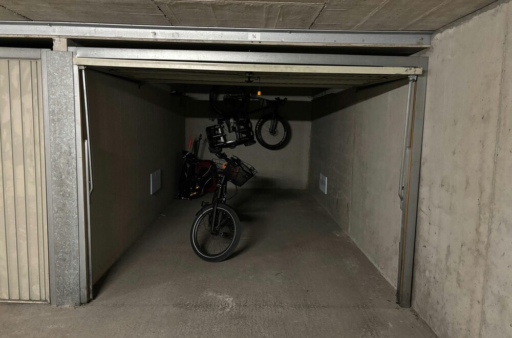 garagebox-te-koop-op-toplocatie-aan-ren-mouchotteplein-003.jpg