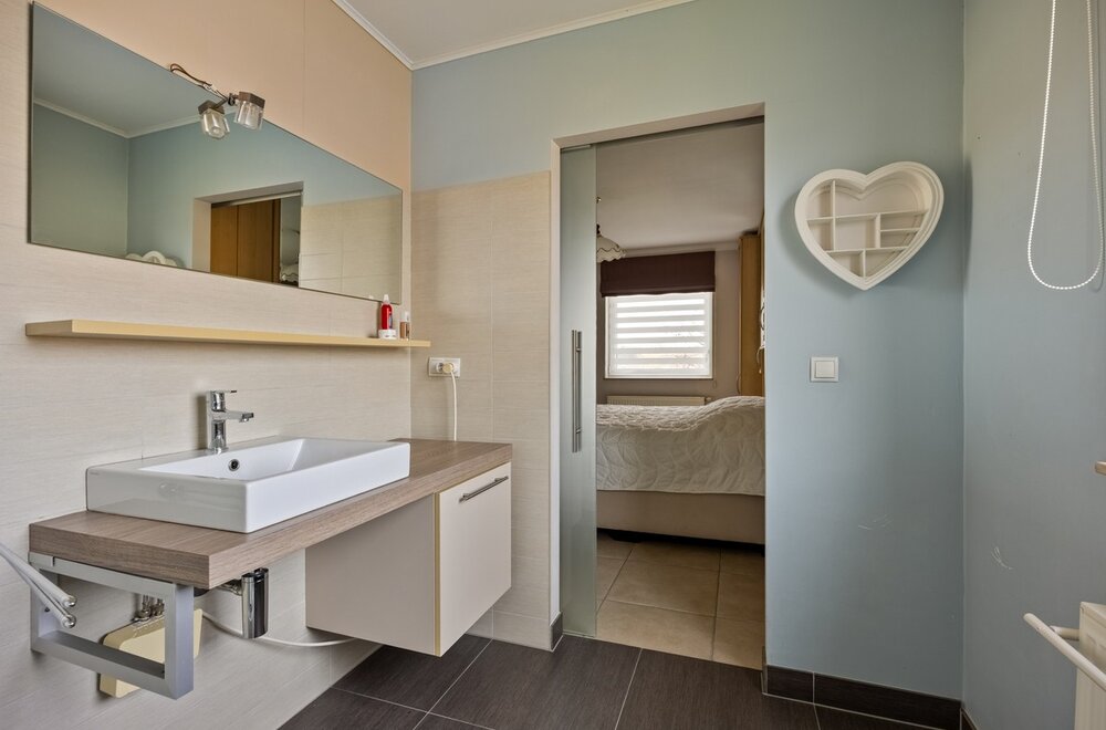 ruim-en-energiezuinig-appartement-te-brugge018.jpg