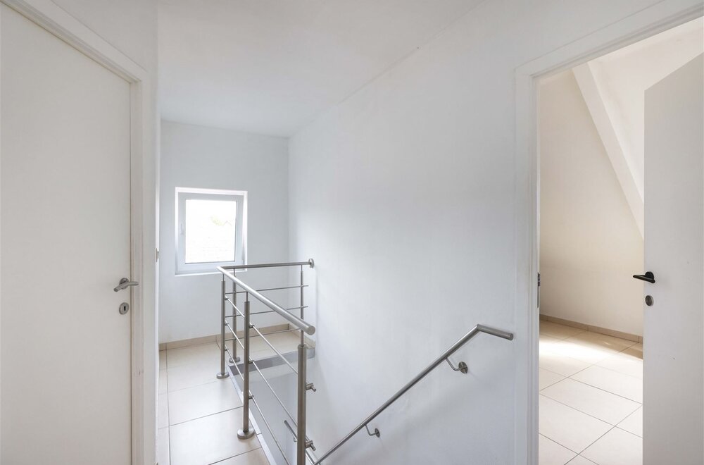 ruim-duplex-appartement-met-3-slaapkamers-op-centrale-en-rustige-ligging-opbrengsteigendom006.jpg