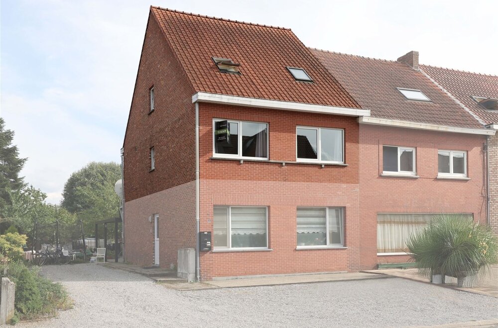 ruim-duplex-appartement-met-3-slaapkamers-op-centrale-en-rustige-ligging-opbrengsteigendom014.jpg