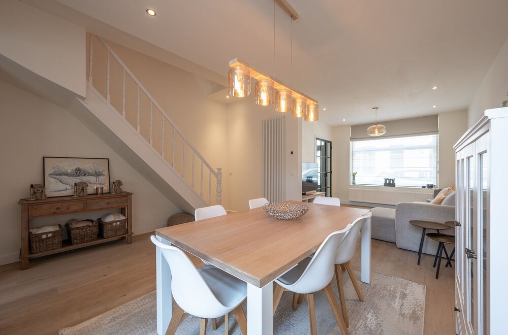 prachtig-gerenoveerde-stadswoning-met-4-slaapkamers-in-hartje-brugge004.jpg