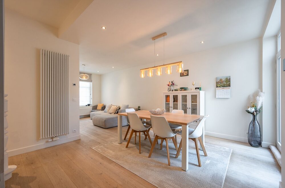 prachtig-gerenoveerde-stadswoning-met-4-slaapkamers-in-hartje-brugge005.jpg