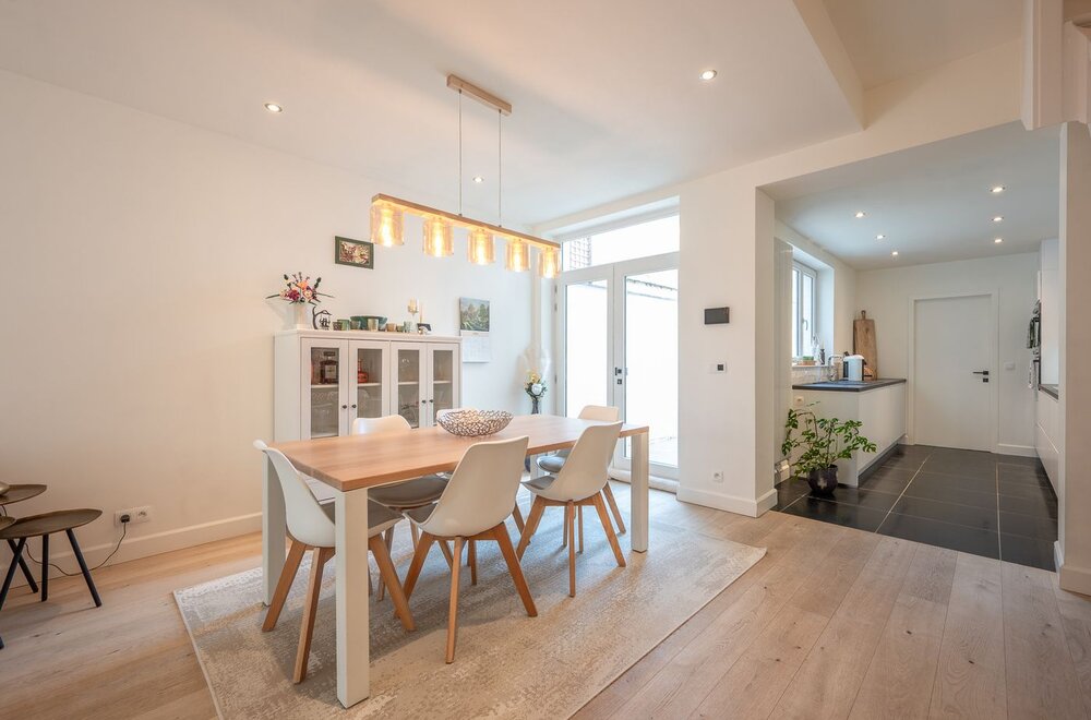 prachtig-gerenoveerde-stadswoning-met-4-slaapkamers-in-hartje-brugge006.jpg