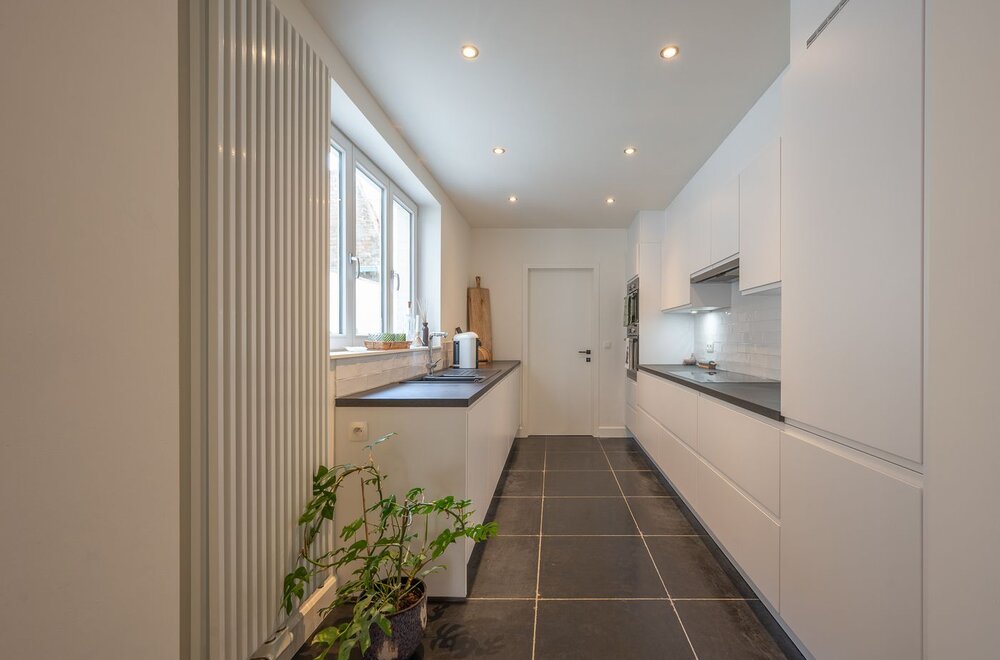 prachtig-gerenoveerde-stadswoning-met-4-slaapkamers-in-hartje-brugge007.jpg