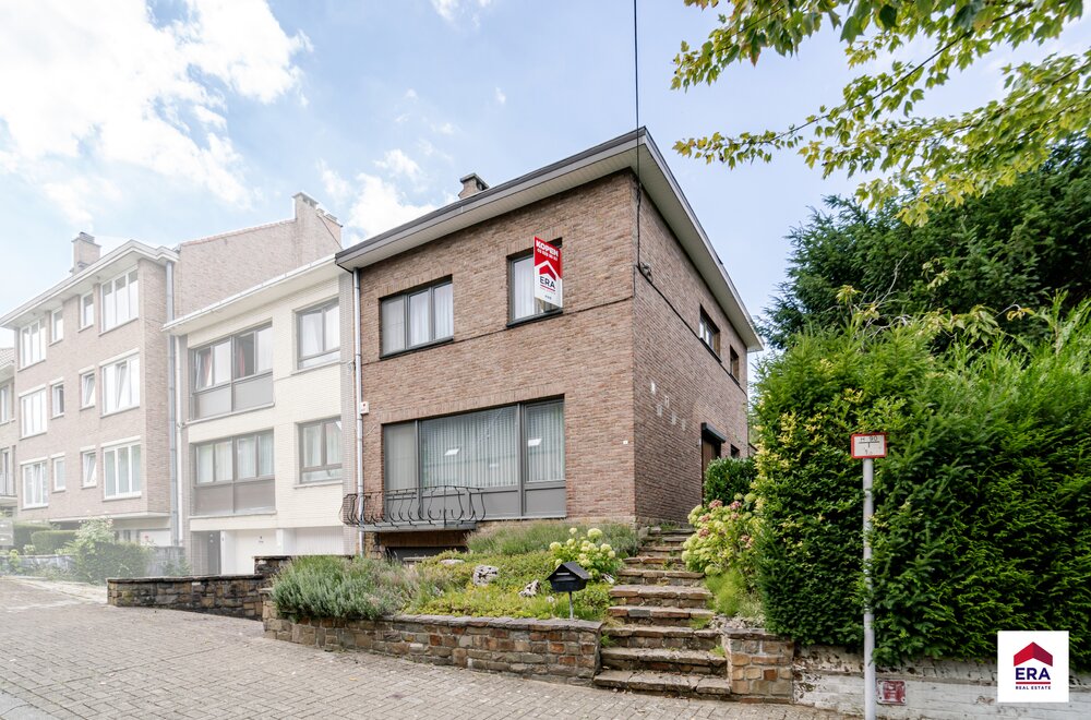 charmante-woning-met-3-slpk-garage-n-tuin-te-drogenbos001.jpg