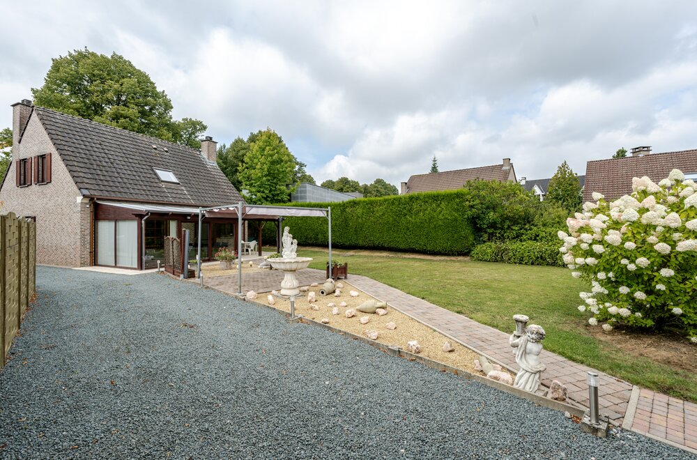 te-koop-in-meise-woning-met-3-kamers-en-2-ruime-garage-s-021.jpg