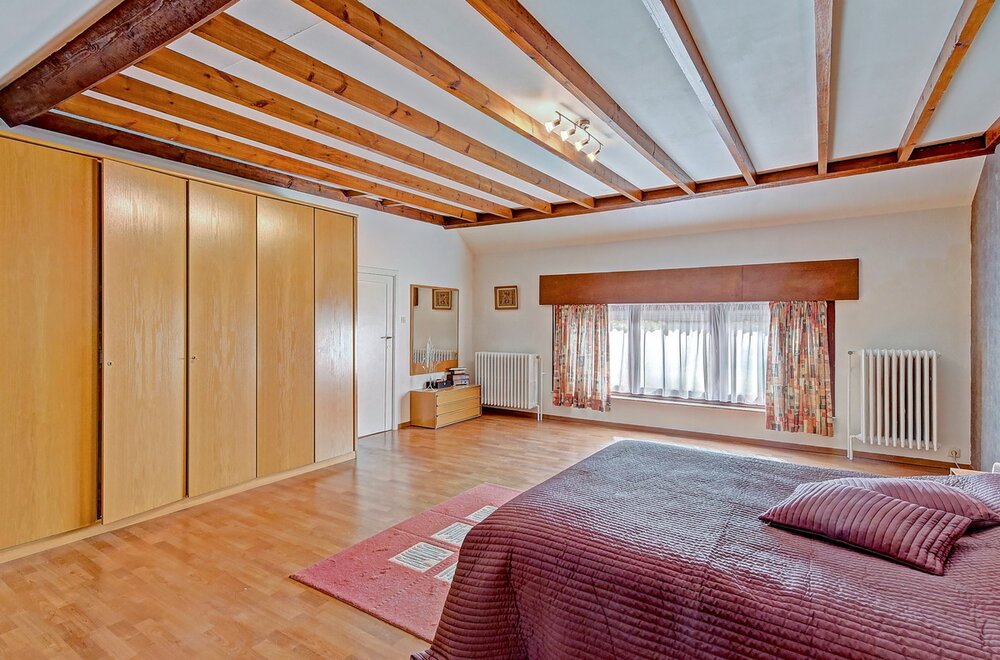 huis-met-talrijke-mogelijkheden-te-koop-in-meerbeek018.jpg