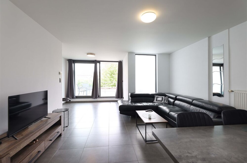 lichtrijk-instapklaar-appartement-met-n-slaapkamer-op-toplocatie001.jpg