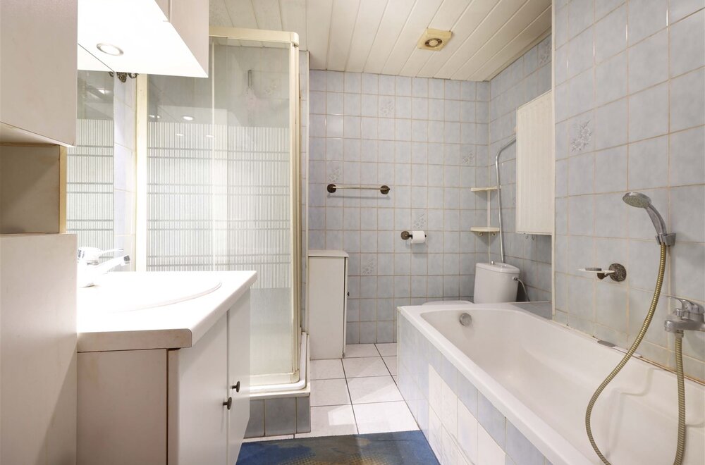 lichtrijk-gelijkvloers-appartement-met-3-slaapkamers-n-garagebox-vlakbij-het-centrum-van-hasselt-006.jpg