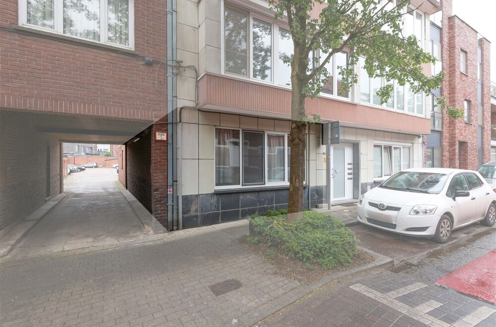 lichtrijk-gelijkvloers-appartement-met-3-slaapkamers-n-garagebox-vlakbij-het-centrum-van-hasselt-007.jpg