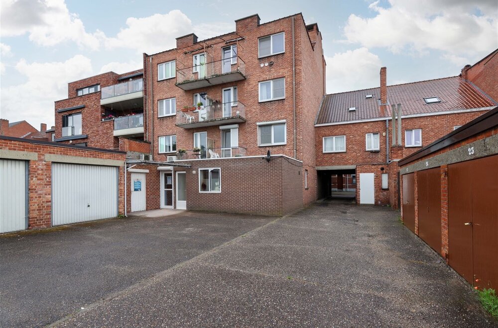 lichtrijk-gelijkvloers-appartement-met-3-slaapkamers-n-garagebox-vlakbij-het-centrum-van-hasselt-009.jpg