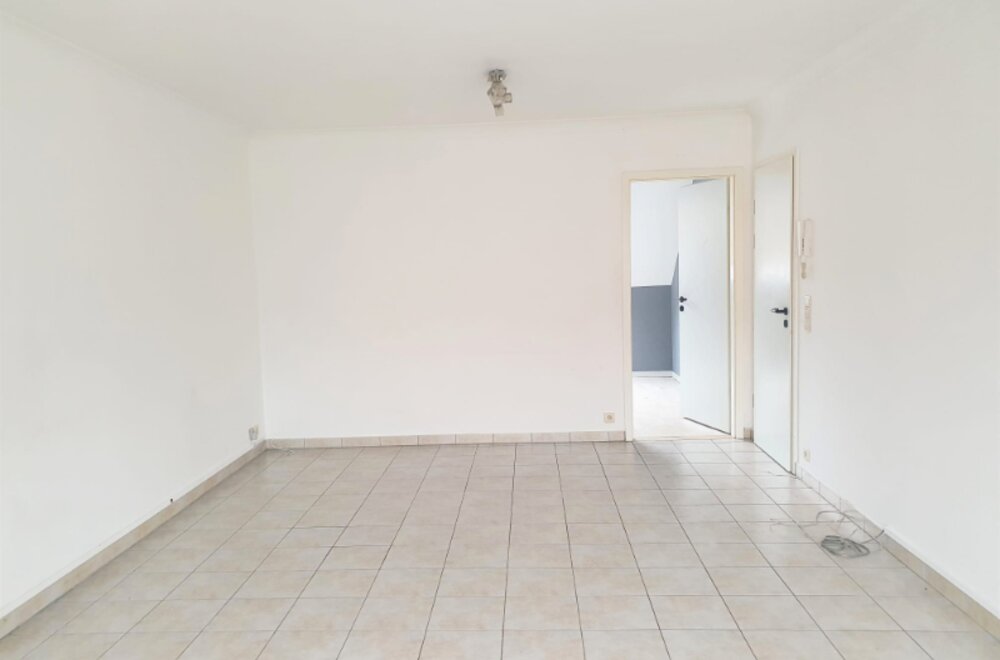 goed-gelegen-opbrengsteigendom-van-3-verhuurde-appartementen-005.jpg