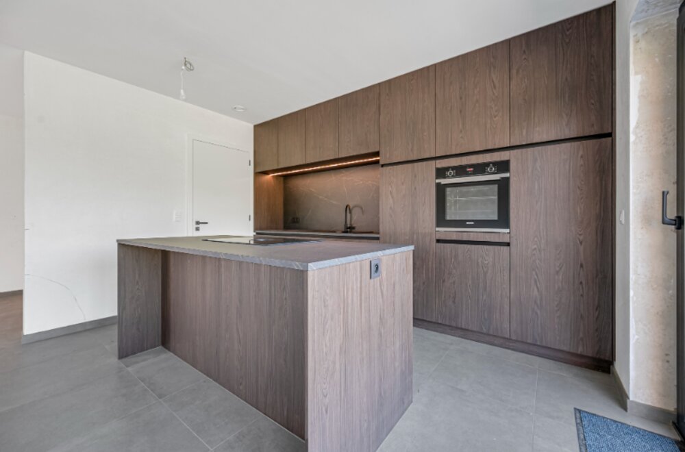 gunstig-gelegen-half-open-nieuwbouwwoning-op-ca-768m2-grond004.jpg