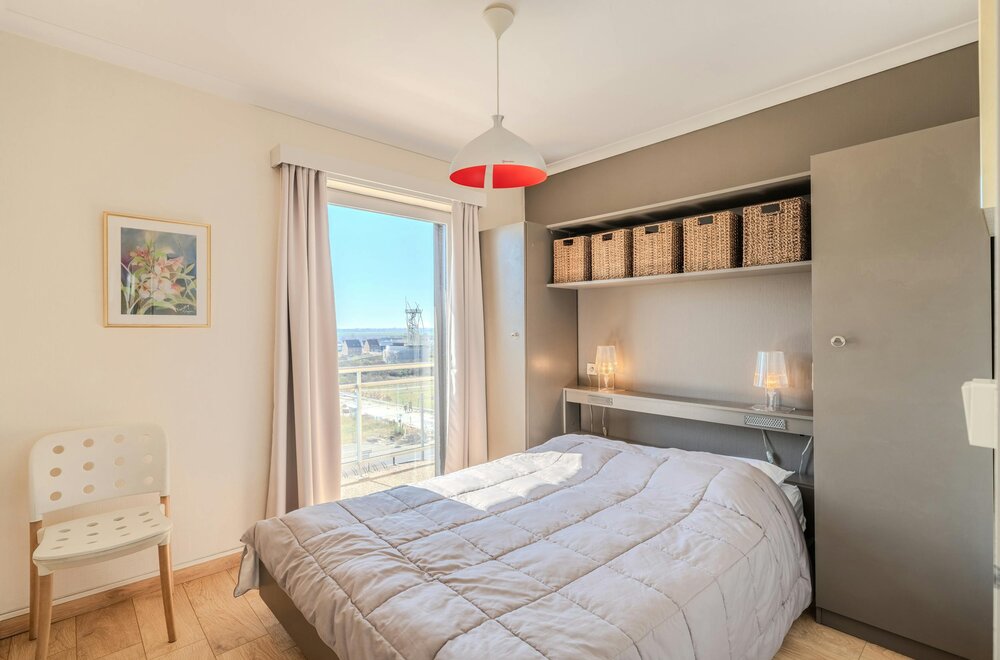 twee-slaapkamer-appartement-te-koop-met-frontaal-zeezicht-006.jpg