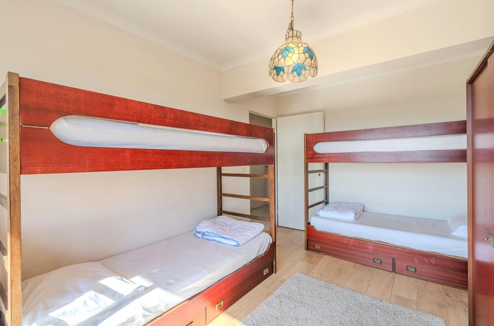 twee-slaapkamer-appartement-te-koop-met-frontaal-zeezicht-009.jpg