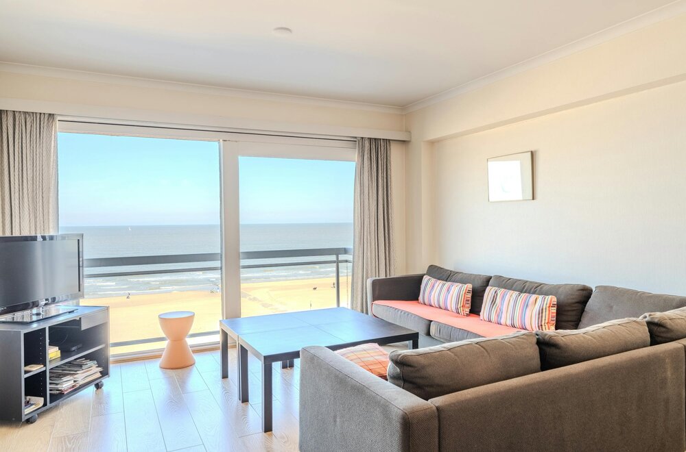 twee-slaapkamer-appartement-te-koop-met-frontaal-zeezicht-012.jpg