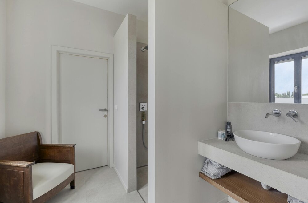 ruim-2-slaapkamer-appartement-te-koop-in-koekelberg-011.jpg