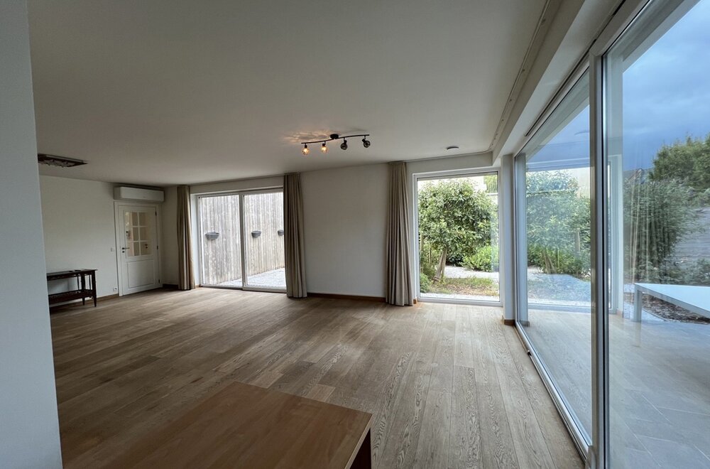 prachtige-woning-met-dubbele-garage-004.jpg