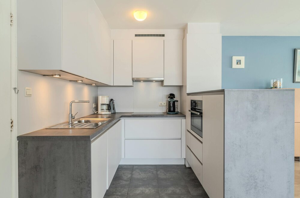 prachtig-hoekappartement-met-1-slaapkamer-en-zijdelings-zeezicht-te-koop-te-middelkerke-007.jpg