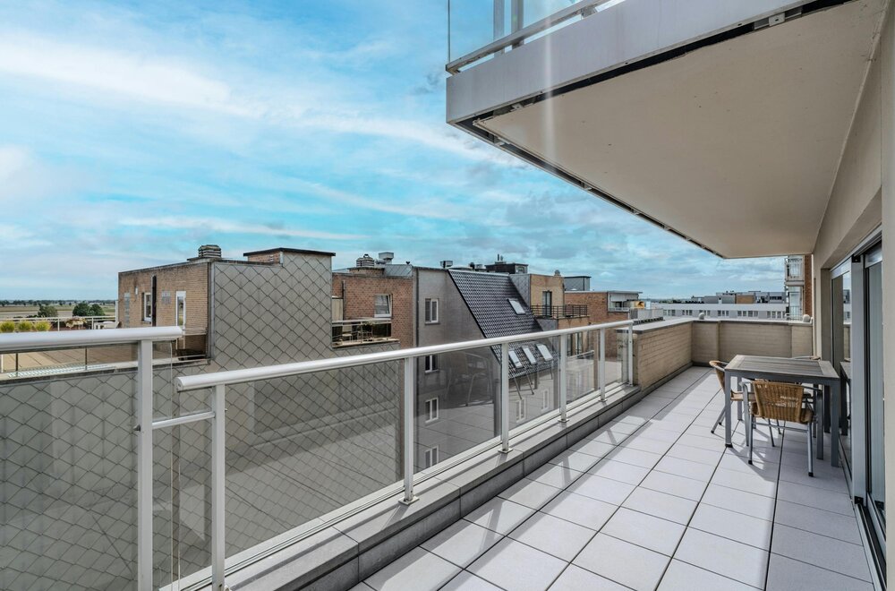 prachtig-hoekappartement-met-1-slaapkamer-en-zijdelings-zeezicht-te-koop-te-middelkerke-008.jpg