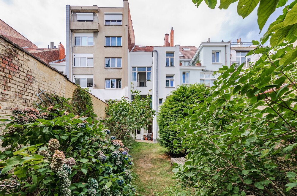 jubelpark-zeer-mooi-huis-verdeeld-in-3-appartementen002.jpg