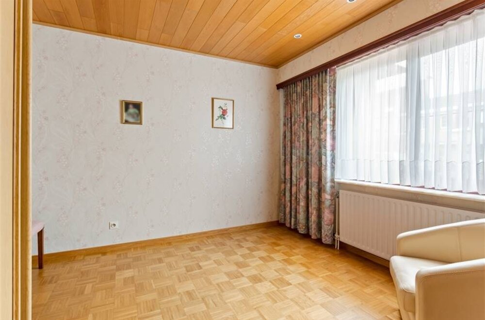 ruime-villa-van-201m-op-een-perceel-van-817m-014.jpg