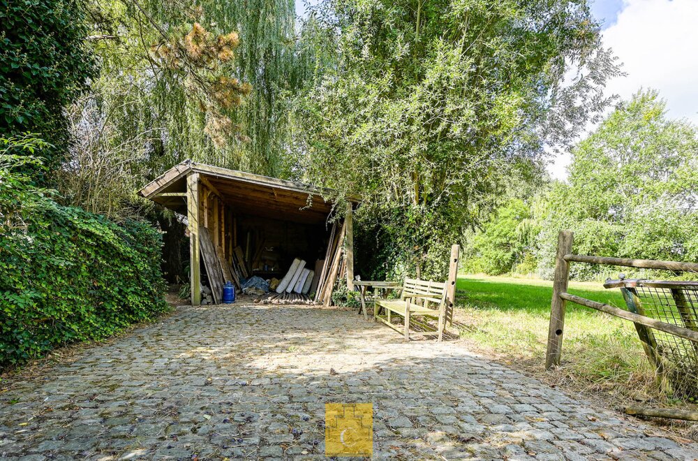 sfeervol-landhuis-met-schuur-garage-zwemvijver-en-poolhouse-3-paardenstallen-akkerland-en-weiland-idyllische-locatie-te-torhout-sint-henricus-2-55-ha007.jpg
