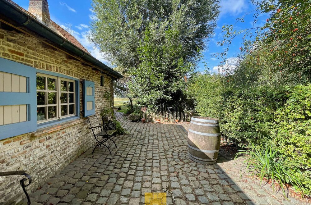 sfeervol-landhuis-met-schuur-garage-zwemvijver-en-poolhouse-3-paardenstallen-akkerland-en-weiland-idyllische-locatie-te-torhout-sint-henricus-2-55-ha013.jpg
