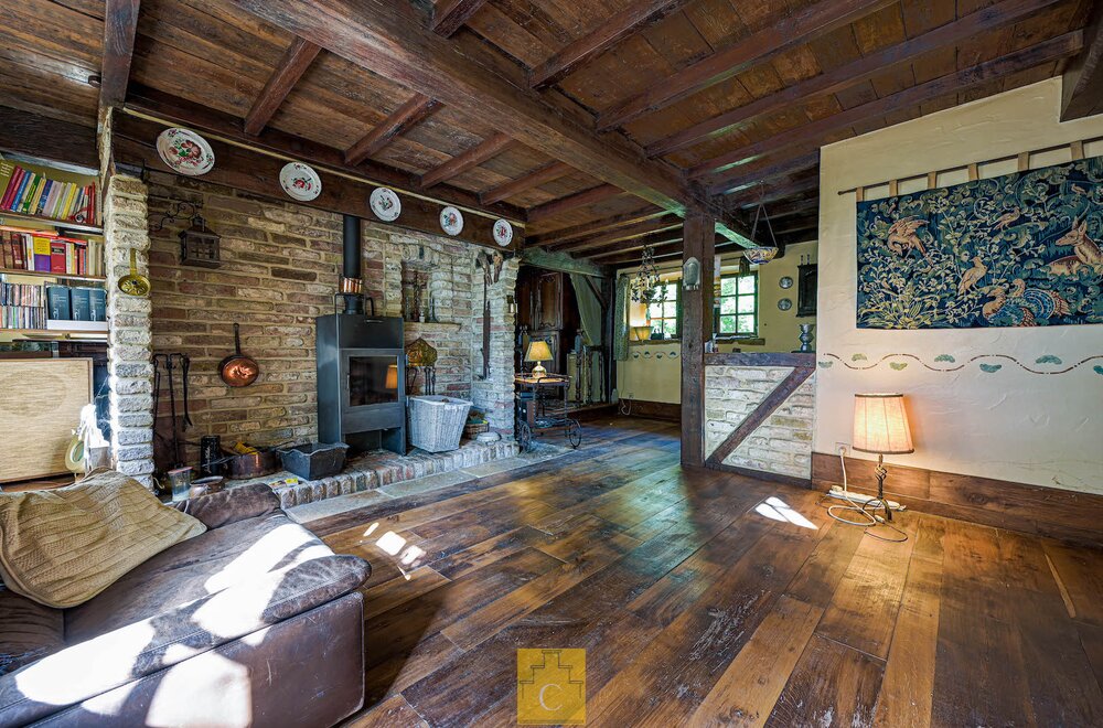 sfeervol-landhuis-met-schuur-garage-zwemvijver-en-poolhouse-3-paardenstallen-akkerland-en-weiland-idyllische-locatie-te-torhout-sint-henricus-2-55-ha015.jpg