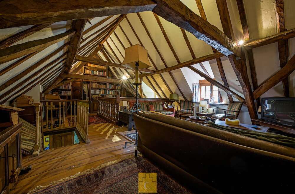 sfeervol-landhuis-met-schuur-garage-zwemvijver-en-poolhouse-3-paardenstallen-akkerland-en-weiland-idyllische-locatie-te-torhout-sint-henricus-2-55-ha025.jpg