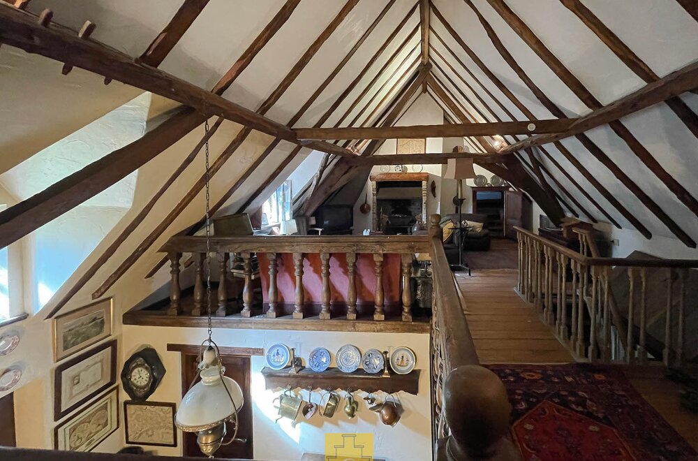 sfeervol-landhuis-met-schuur-garage-zwemvijver-en-poolhouse-3-paardenstallen-akkerland-en-weiland-idyllische-locatie-te-torhout-sint-henricus-2-55-ha026.jpg