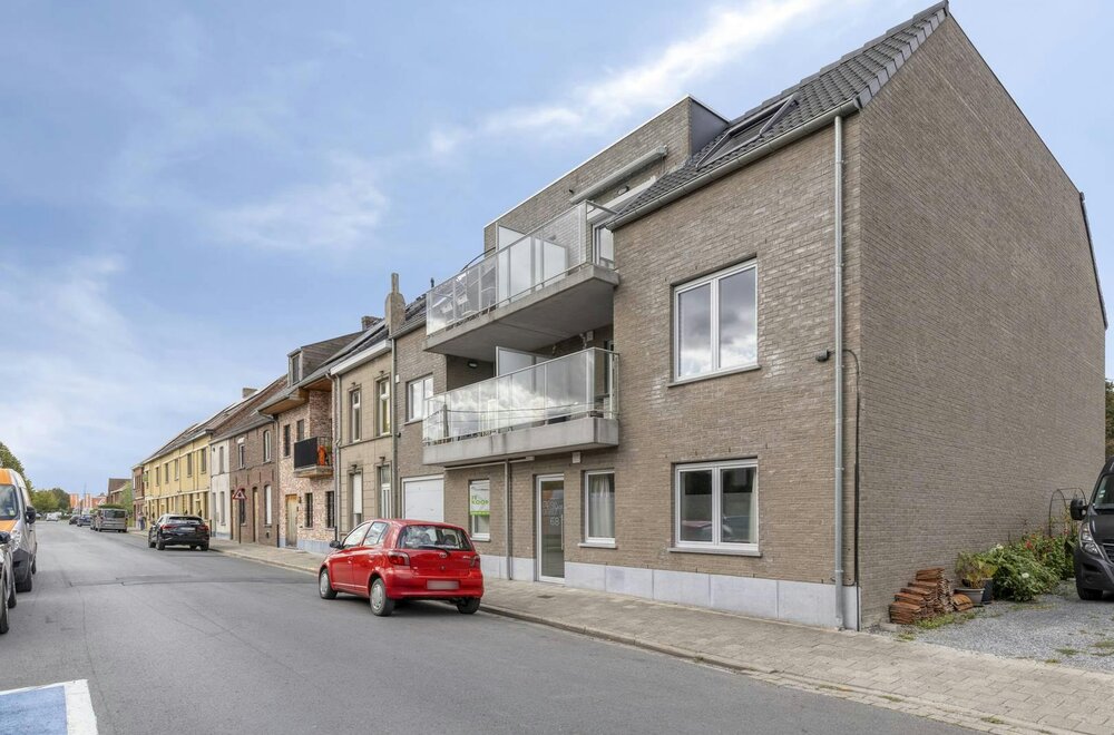 instapklaar-gelijkvloers-appartement-met-2-slaapkamers-te-roeselare-002.jpg