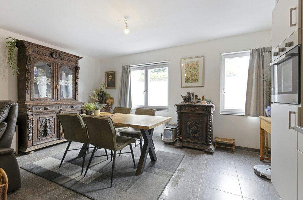 instapklaar-gelijkvloers-appartement-met-2-slaapkamers-te-roeselare-005.jpg