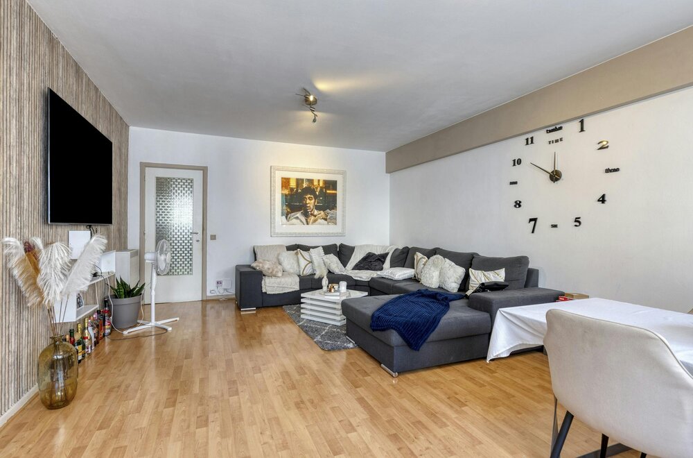op-te-frissen-appartement-met-terras-te-koop-in-berchem003.jpg