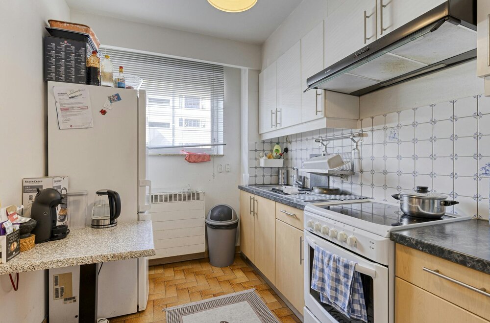 op-te-frissen-appartement-met-terras-te-koop-in-berchem004.jpg