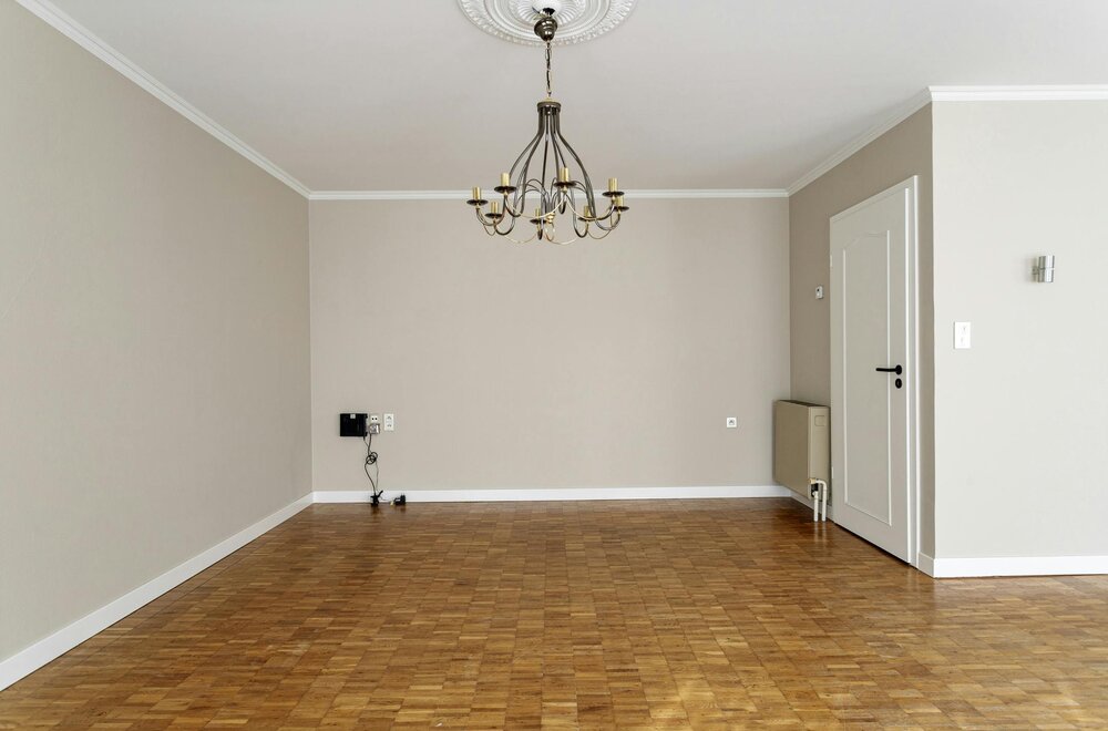 ruim-drie-kamer-appartement-139-m-te-koop-in-het-centrum-van-poperinge005.jpg