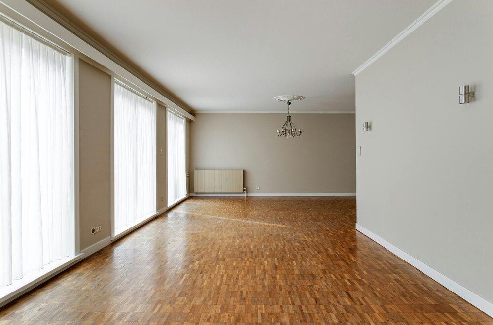 ruim-drie-kamer-appartement-139-m-te-koop-in-het-centrum-van-poperinge010.jpg