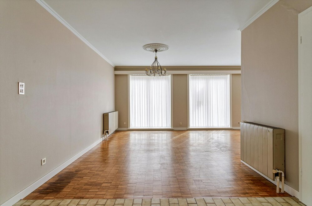 ruim-drie-kamer-appartement-139-m-te-koop-in-het-centrum-van-poperinge012.jpg