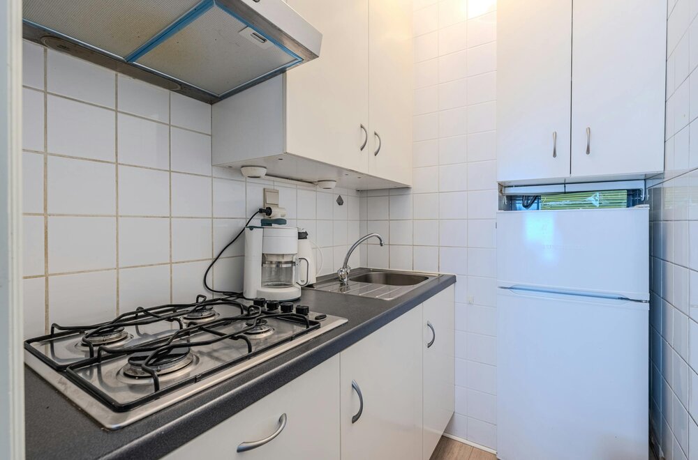 lichtrijke-studio-te-koop-met-zijdelings-zeezicht-en-terras-009.jpg