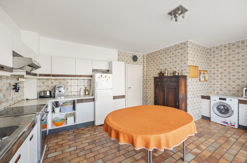 riante-seventies-dokterswoning-met-terras-en-tuin-op-gegeerde-locatie012.jpg