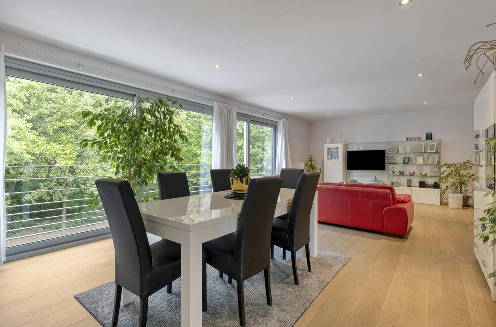 ruim-appartement-met-2-slpk-en-garage-te-koop-in-brasschaat003.jpg