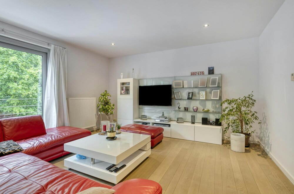 ruim-appartement-met-2-slpk-en-garage-te-koop-in-brasschaat005.jpg