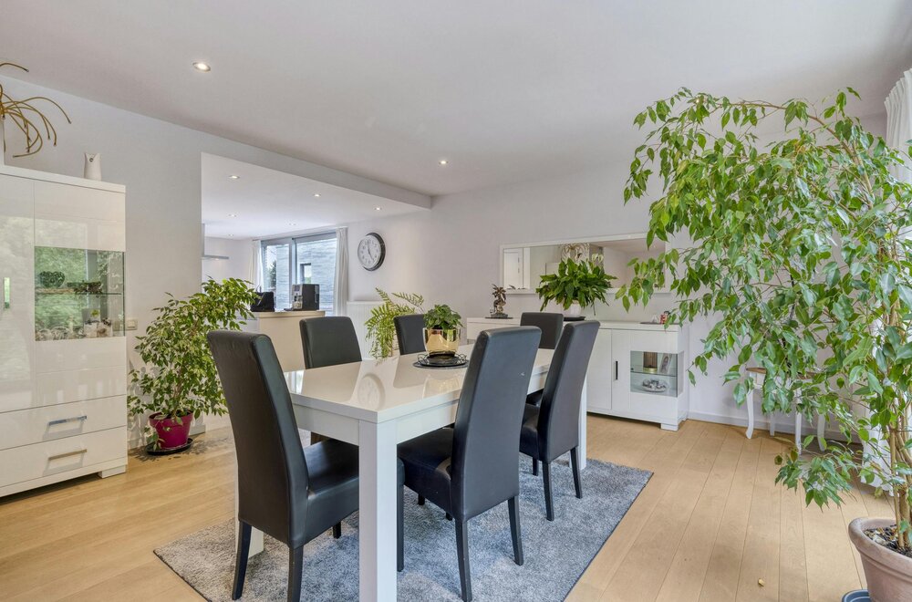 ruim-appartement-met-2-slpk-en-garage-te-koop-in-brasschaat007.jpg